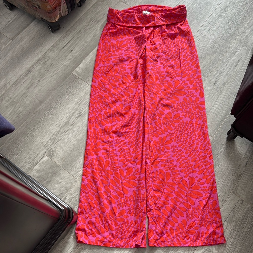 Trina Turk swim coverup pants size medium (30/32)